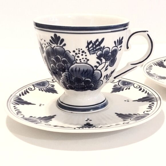 Pair of Vintage Delft Blue Holland Cup and Saucer Sets - Picture 2 of 5